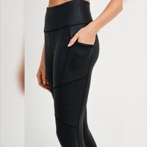 Mono B RED - Highwaist Foil Moto Pocket Leggings - Picture 4 of 6